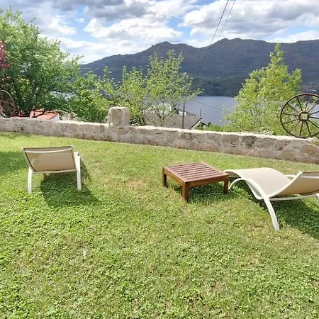 Casa Blanco Vista Maravillosa * Compostela (Ourense)